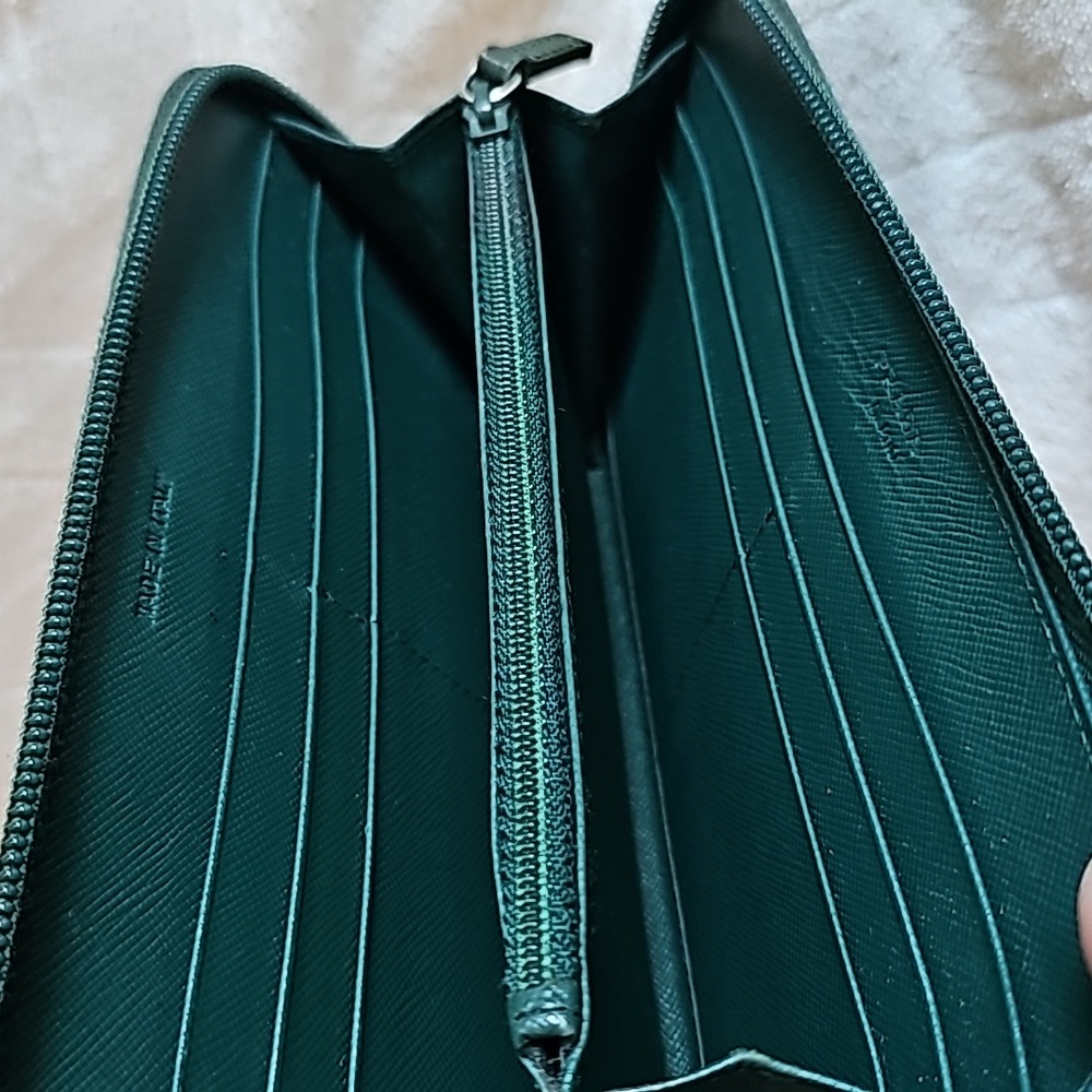 PRADA WALLET - Picture 3 of 15